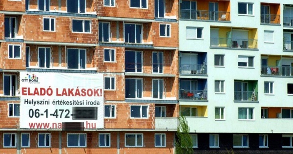 Felével több lakás épült