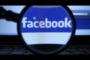 Facebookos nyereményjátékkal árulja lakását egy magyar pár