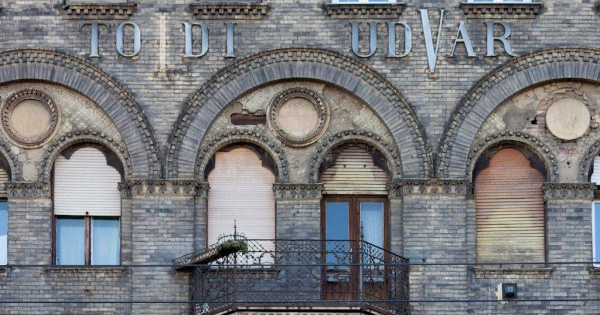 Ismeretlen Budapest: Toldi szelleme a vasút felett