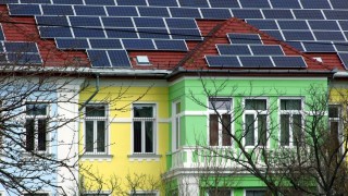 Még a kormány új sarca sem üti agyon a napelemet