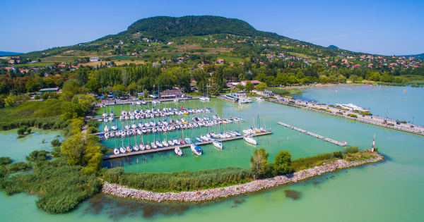 Az Otthon Start ellenére sem lehet a túlárazott lakásokat eladni a balatoni ingatlanpiacon