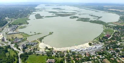 Vízparti nyaralót vennél? Mutatjuk, milyet és mennyiért kapsz a Balatonnál és a Velencei-tónál