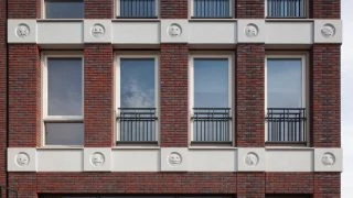 Vízköpők helyett emojik vigyorognak egy holland épületen