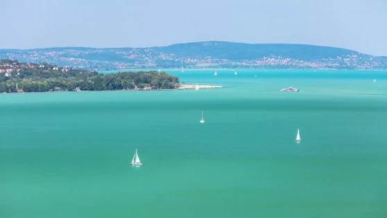 A Balatonon is megtorpant az ingatlanpiac, de áresés azért nem várható