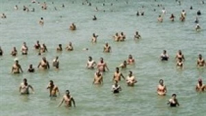 Majdnem nyolcezren úszták át a Balatont