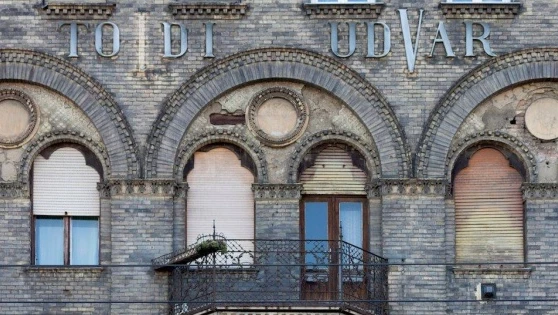 Ismeretlen Budapest: Toldi szelleme a vasút felett