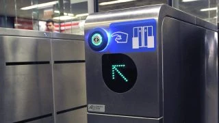 Beléptetőkaput építenek a Deák Ferenc téri metróállomásnál