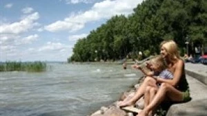 Dugig van a Balaton: nincs több "zimmer frei"